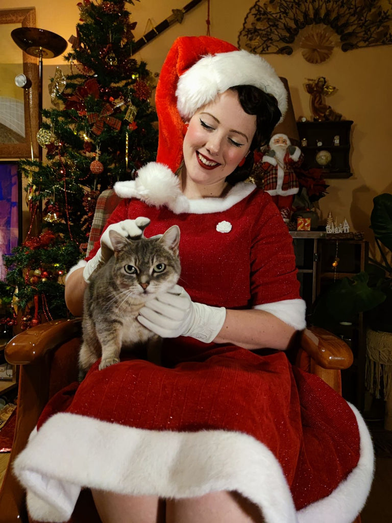 Abito natalizio in peluche rosso anni '50