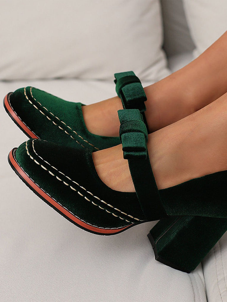 Décolleté Mary Jane in pelle scamosciata con fiocco