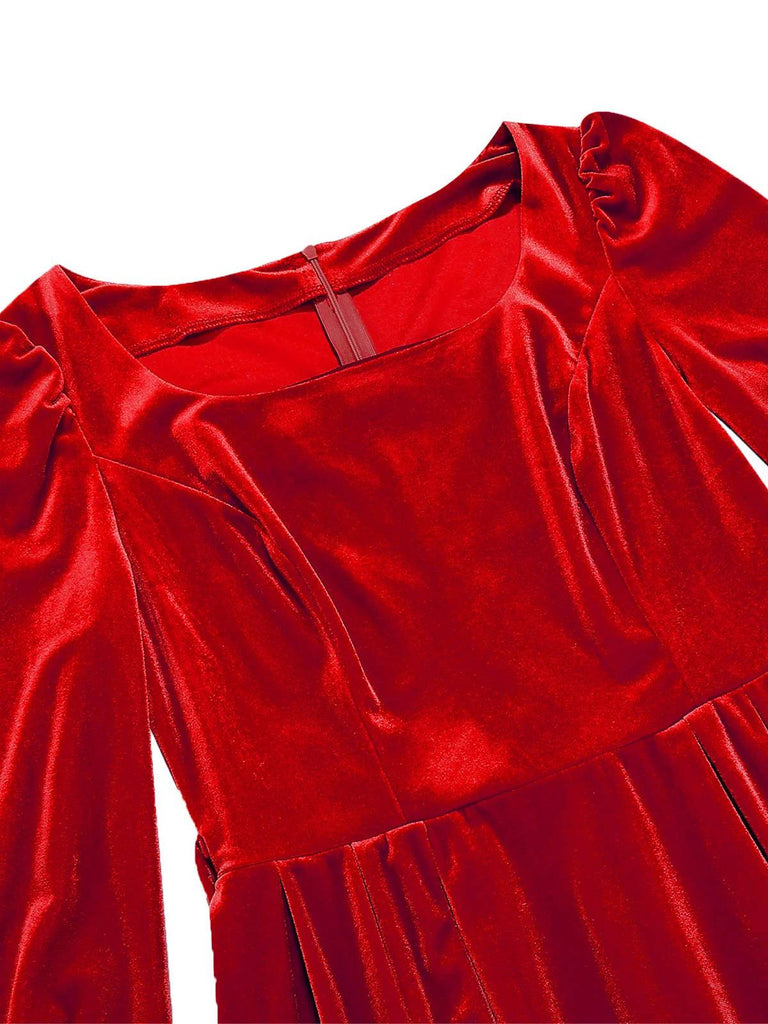 Abito natalizio in velluto con scollo quadrato e maniche lunghe anni '50