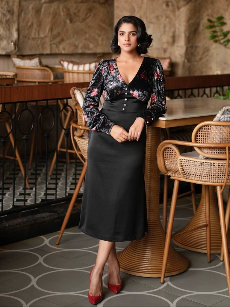 Abito a sirena rosé in velluto nero anni '30