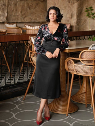 Abito a sirena rosé in velluto nero anni '30