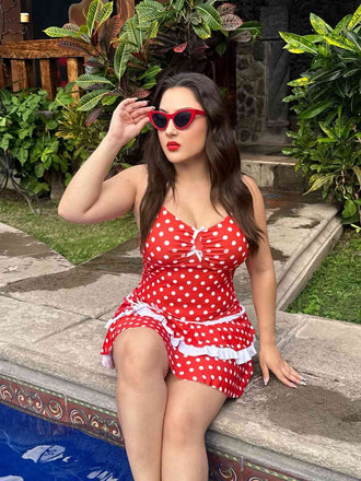 Costumi intero rosso anni '40 a pois con scollo all'americana