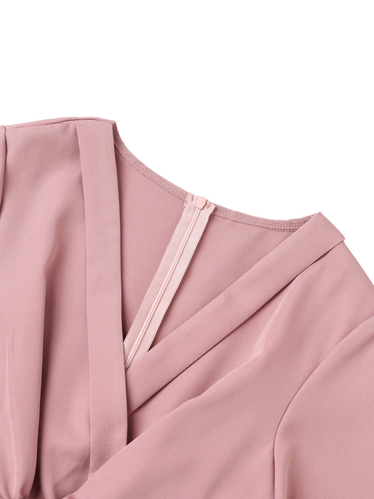 Tuta a maniche corte con scollo a V e cravatta anni '40