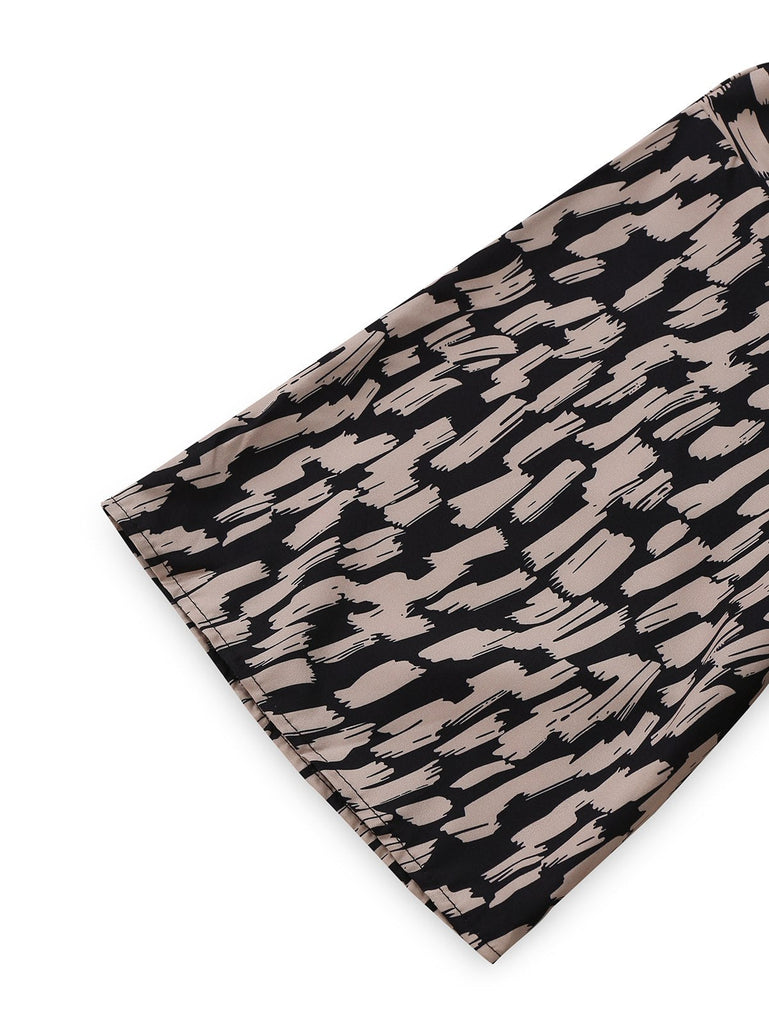 Tuta corta marrone anni '40 in raso leopardato con scollo a V