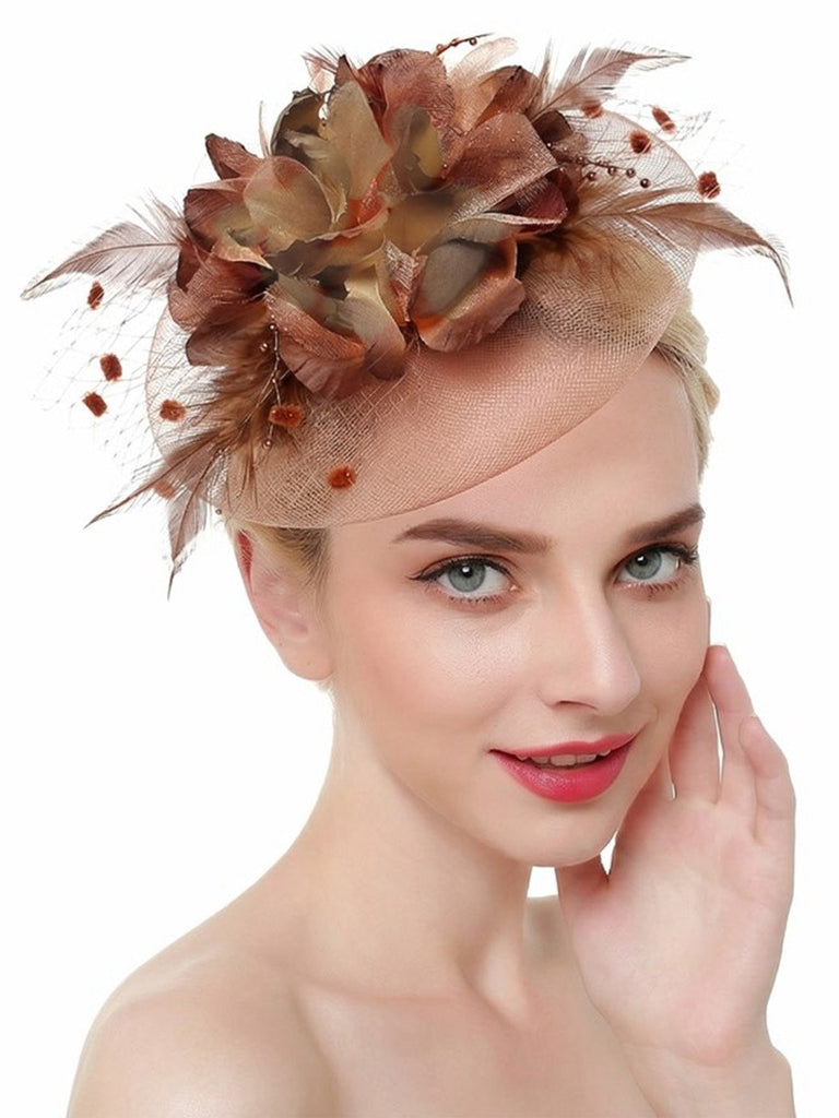 Copricapo-da-sposa-marrone-con-piume-e-fiori-in-rete