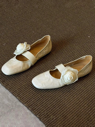 Scarpe Mary Jane Piatte in Ecopelle con Fiori 3D Amovibili