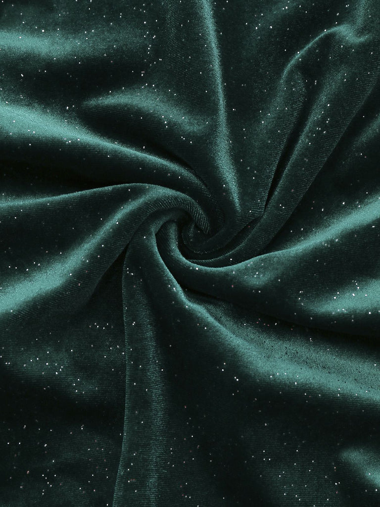 Abito in velluto a maniche lunghe con collo a cappuccio anni '60