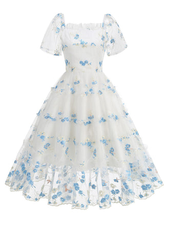 Abito con fiori ricamati a maniche a sbuffo in rete anni '50