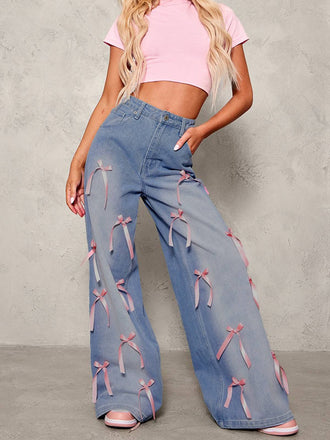 Jeans a gamba larga con fiocco azzurro anni '50