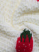 Cardigan in maglia con spalle cadenti e fragole beige anni '50