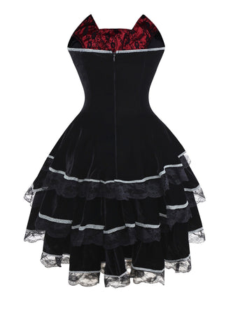 Abito in pizzo senza spalline con orlo asimmetrico rosso anni '70