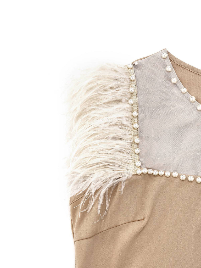 Abito da sirena con patchwork di perline e piume beige anni '30