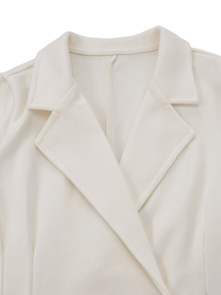 Cappotto in finta lana con bottoni di perle bianco anni '40
