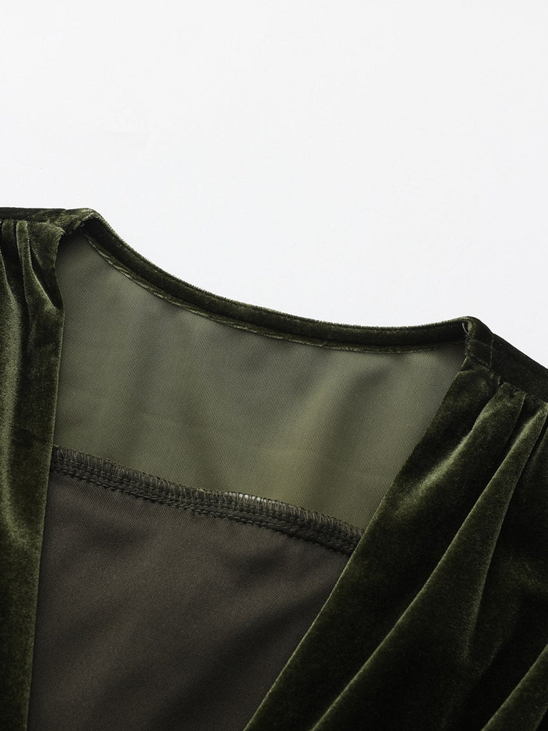 Abito in velluto con scollo a V profondo arricciate verde anni '40