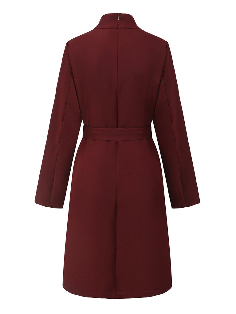 Abito con collo alto e cintura e tasca anni '40