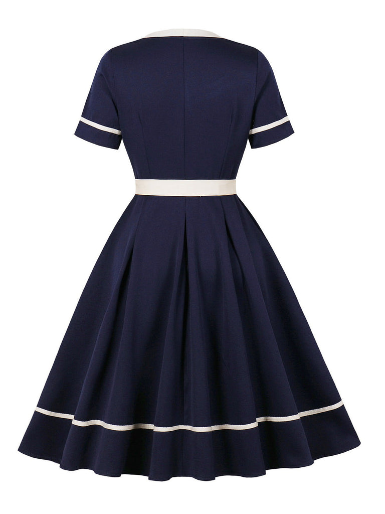 Abito con scollo quadrato e cintura in stile nautico blu navy anni '50