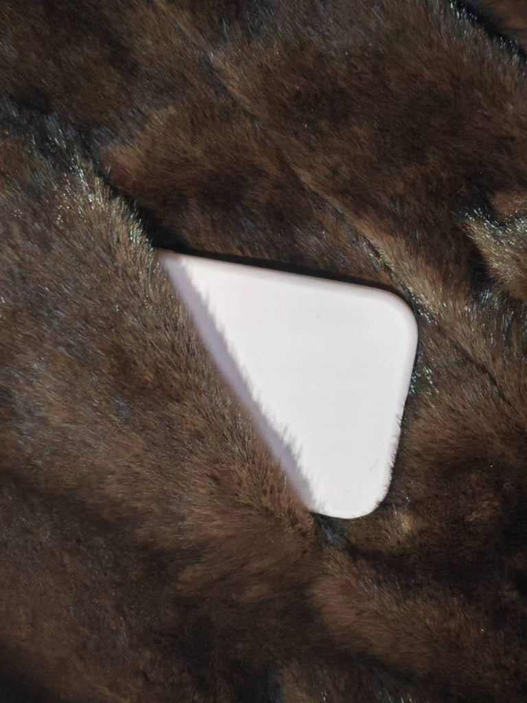 Cappotto in pelliccia sintetica con revers a tinta unita anni '50