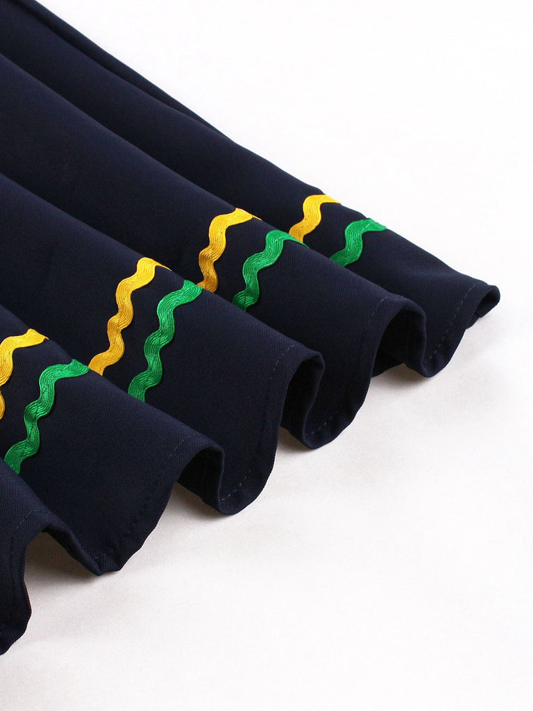 Abito a righe ondulate con scollo quadrato blu navy anni '50