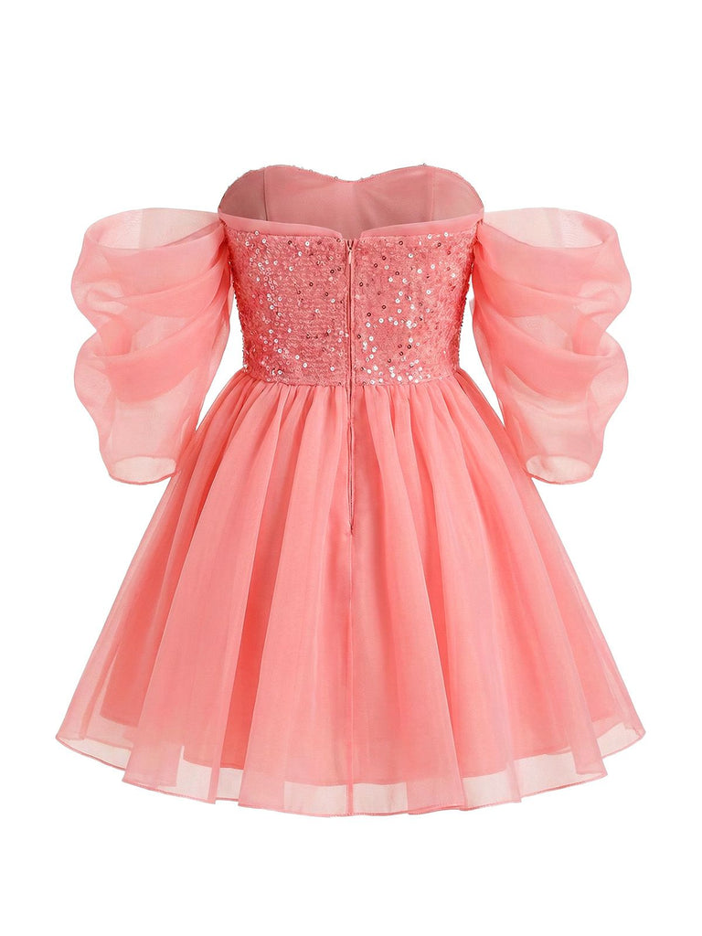 Abito con spalle scoperte e paillettes rosa anni '50