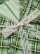 [Prevendita] Abito Svasato Verde a Quadretti Vichy con Bordo in Pizzo Fiocco e Tasche Anni '40 5