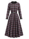 [Prevendita] Abito Grigio Chiaro Anni '40 a Quadri con Bordo Cintura e Mantella Rossa 7