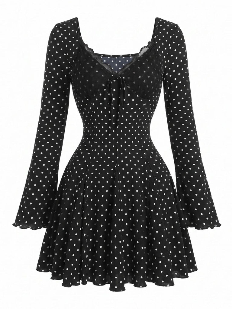 Miniabito Nero Anni '60 a Pois in Pizzo a Costine con Scollo a V e Maniche a Campana 2