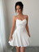 Abito mini anni '60 con scollo drappeggiato e arricciature e spalline doppie 5