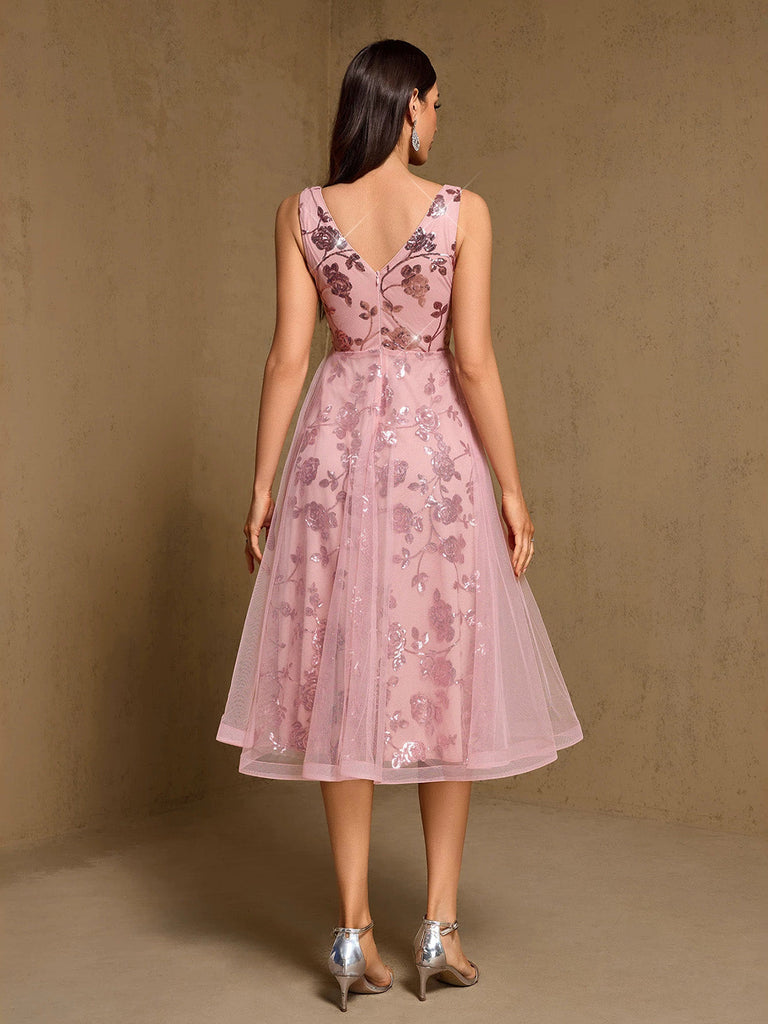 Abito Rosa Anni '50 in Tulle con Ricami Floreali di Paillettes e Scollo a V 4