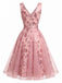 Abito Rosa Anni '50 in Tulle con Ricami Floreali di Paillettes e Scollo a V 3