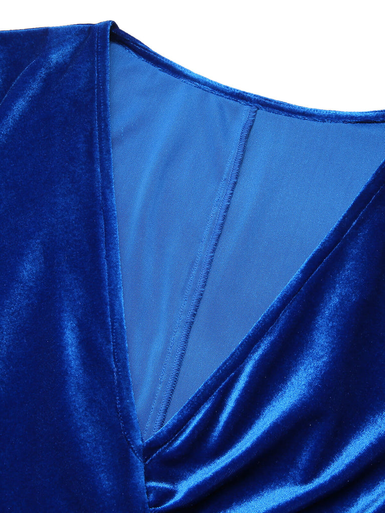 Abito in velluto plissettato con scollo a V blu scuro anni '60