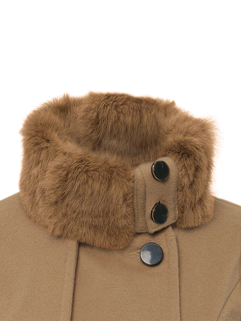 Cappotto invernale con collo di pelliccia anni '50