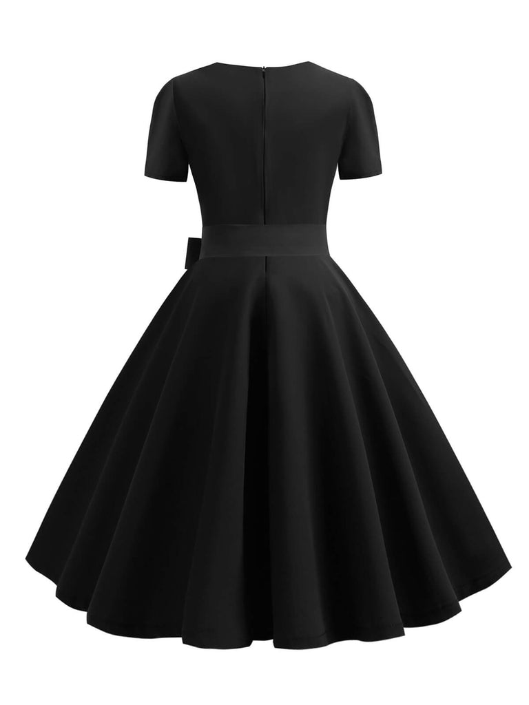 Abito con scollo quadrato fiocco a maniche corte anni '50