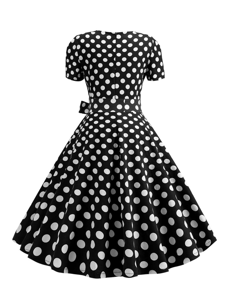Abito con scollo quadrato fiocco a maniche corte anni '50