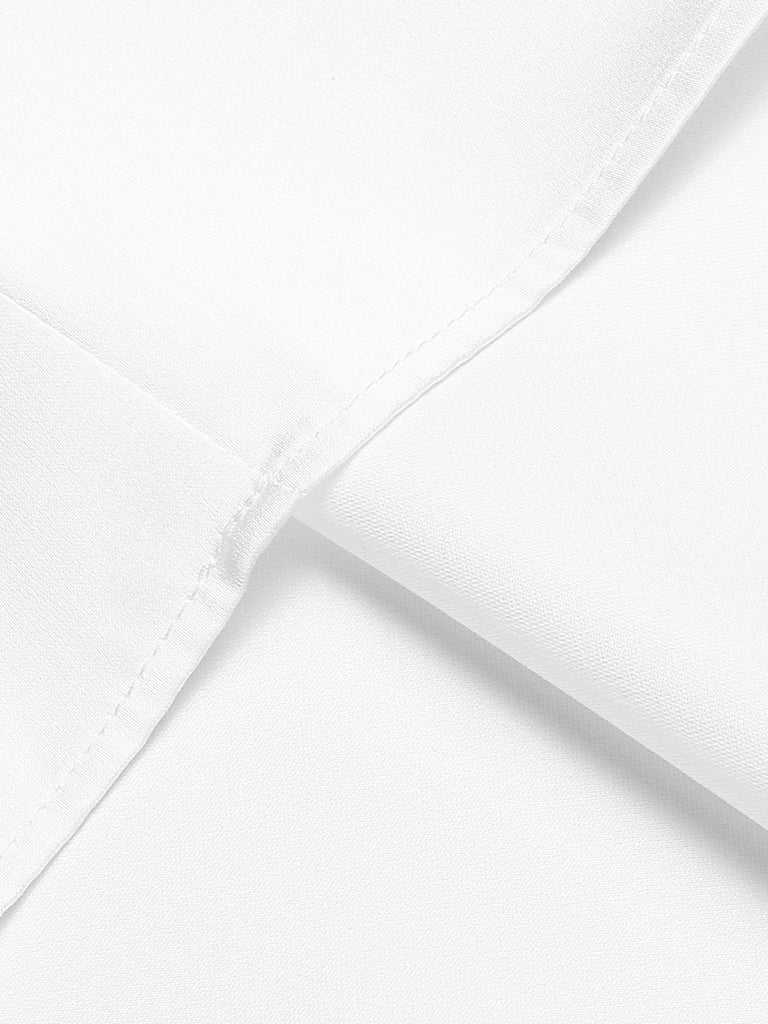 Blusa in raso con scollo tondo e maniche a sbuffo bianco anni '40