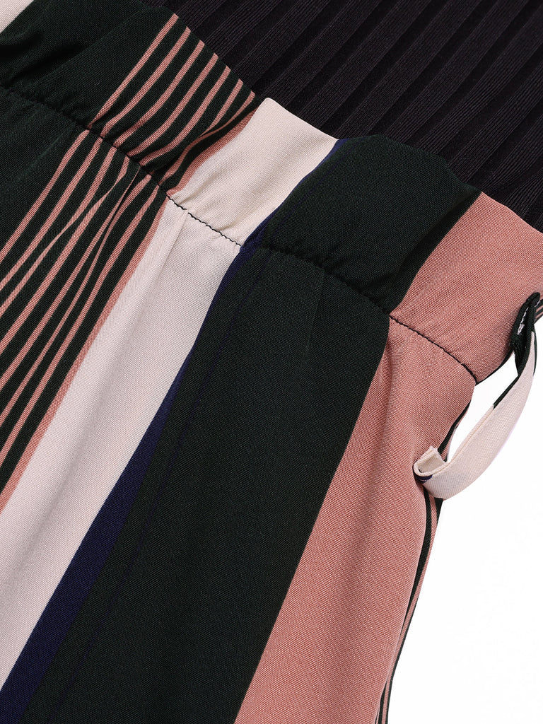 Tuta lunga nera a righe in maglia cintura anni '50