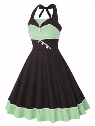 Abito a pois a contrasto con scollo all'americana anni '50