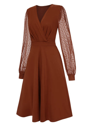 Abito patchwork a pois tinta unita con scollo a V anni '40