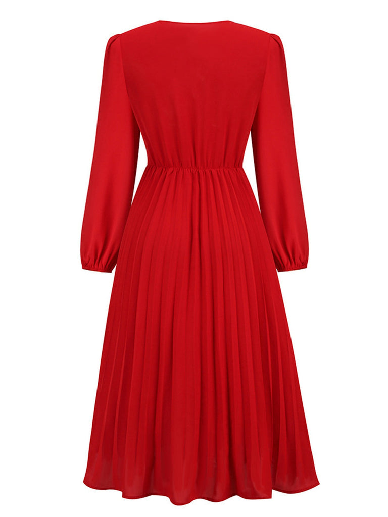 Abito plissettato con scollo a V rosso anni '40