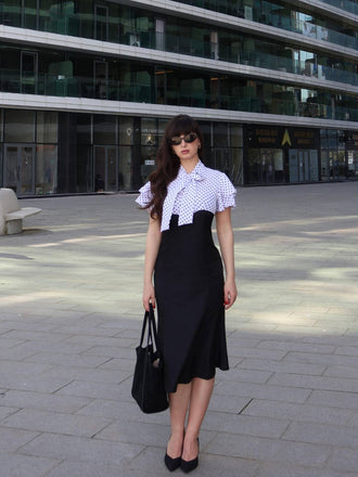 Abito da sirena con laccetti al collo nero anni '30