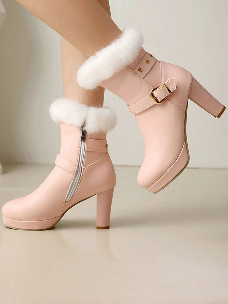 Stivali vintage con tacco alto e fibbia in pelliccia sintetica