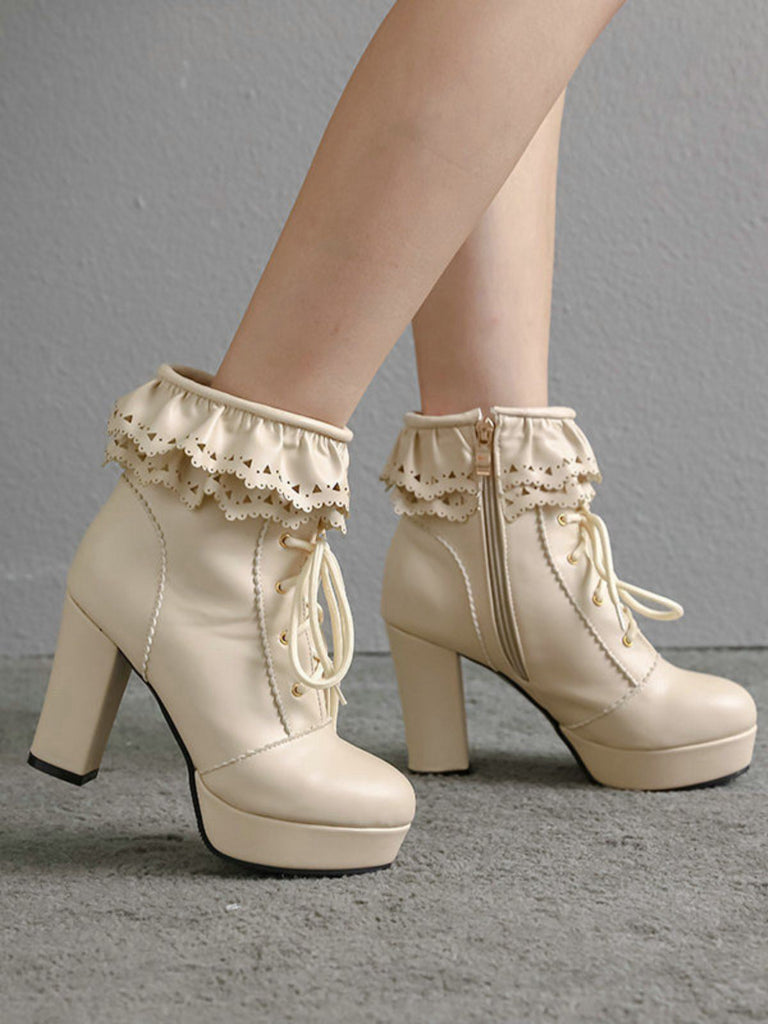 Stivali vintage con tacco alto e lacci arricciati