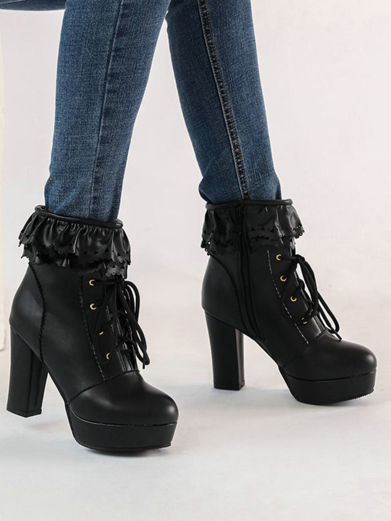 Stivali vintage con tacco alto e lacci arricciati