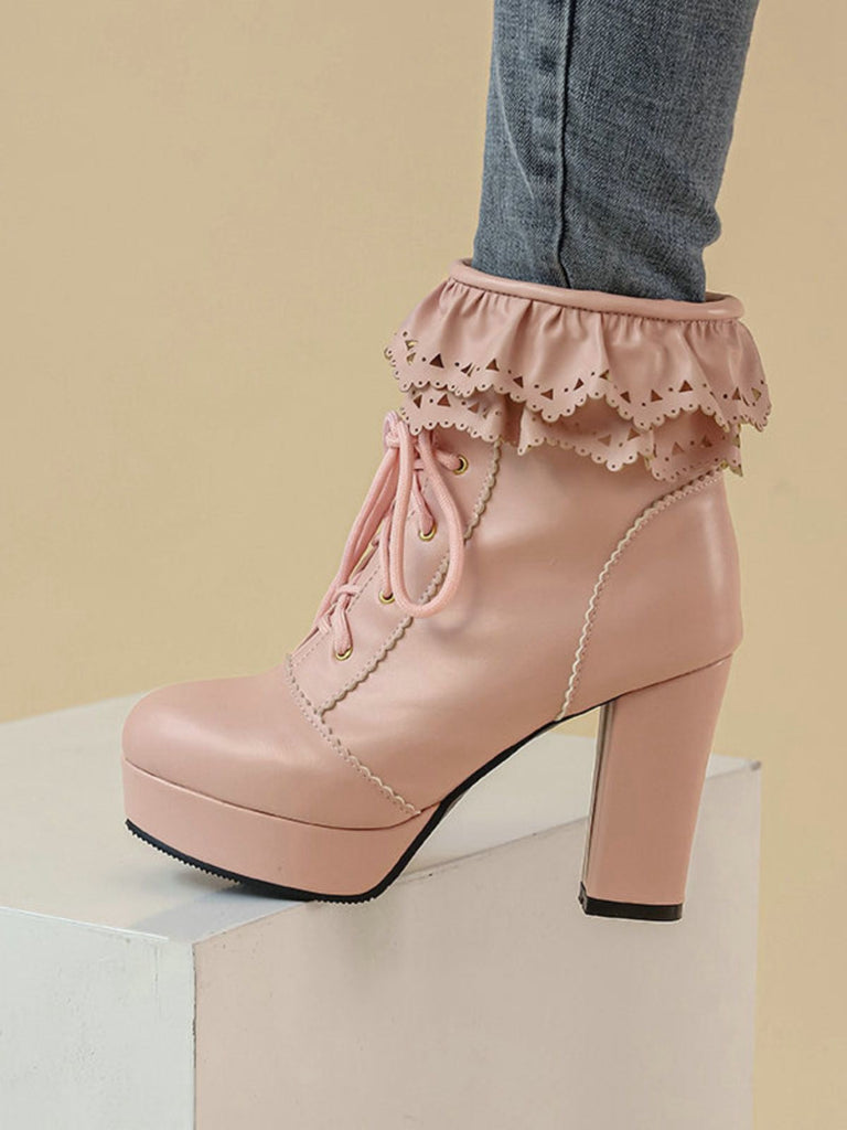 Stivali vintage con tacco alto e lacci arricciati