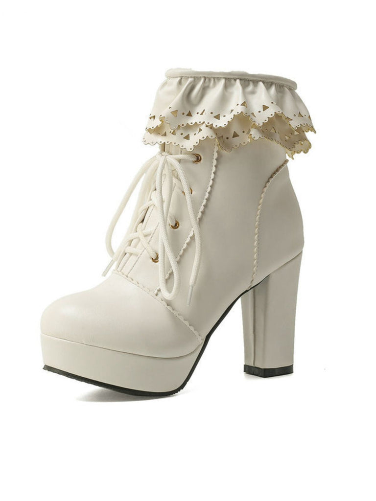 Stivali vintage con tacco alto e lacci arricciati