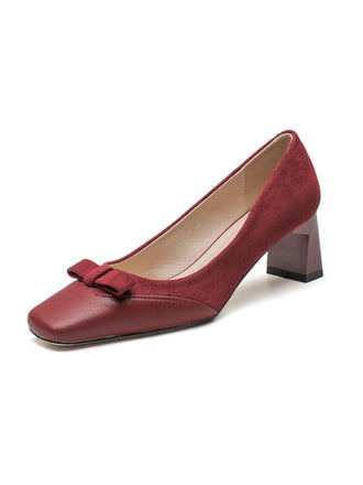 Décolleté Bordeaux in Camoscio Sintetico con Punta Quadrata e Fiocco e Tacco Largo