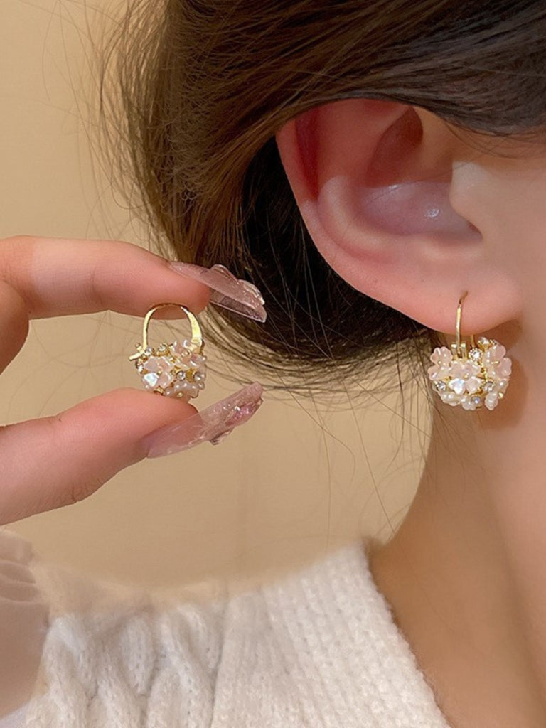Orecchini Bianchi Vintage con Cristalli a Fiore 3