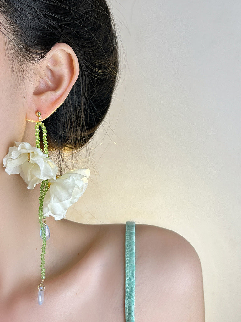 Orecchini Pendenti con Fiore in Resina e Perline Verdi 2