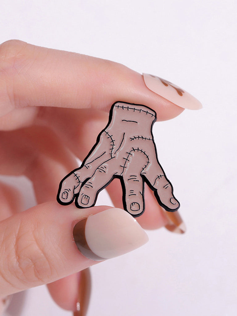 Accessori Beige Stitched Zombie Hand di Halloween Spilla