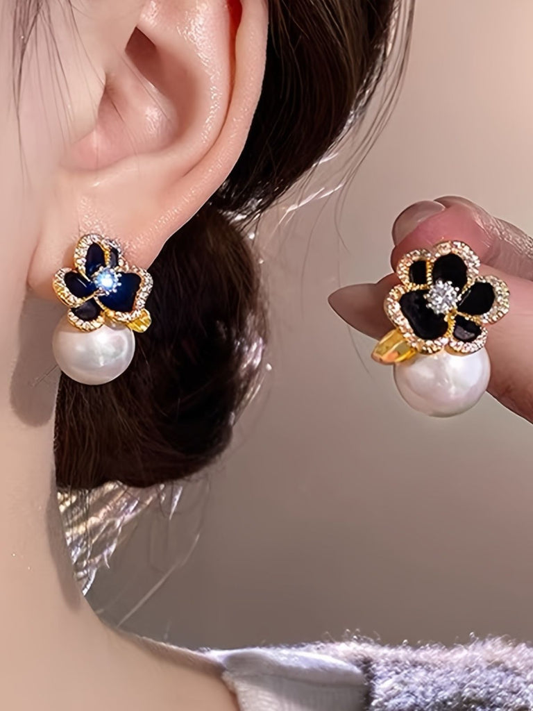 Orecchini Oro Floreali a Bottone con Perle e Strass 3