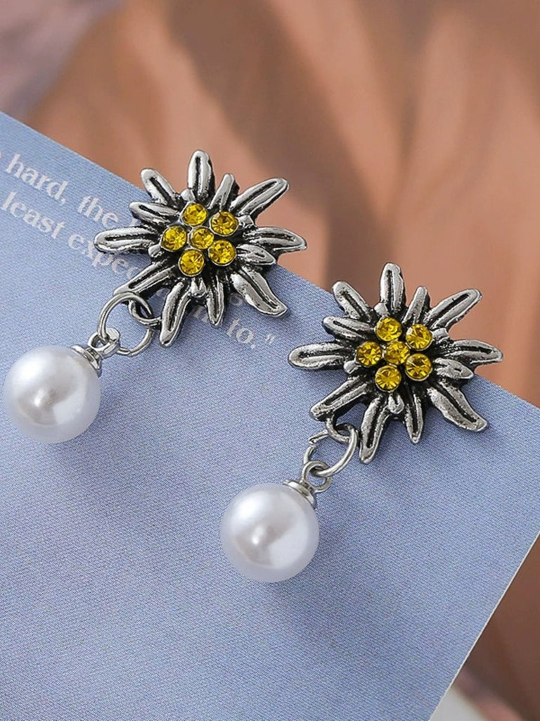 Orecchini Bianco Vintage Edelweiss Flower con Perle con Strass Pendenti 7